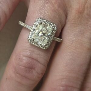 GRA Certified 2.25 CT* VVS1 Radiant-cut Halo Pave Moissanite Ring Size 7
